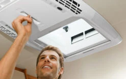 Dometic FreshLight 2200 Dachklimaanlage Mit Dachfenster 11 Dometic FreshLight 2200 Dachklimaanlage Mit Dachfenster -Berger 238586 2384365